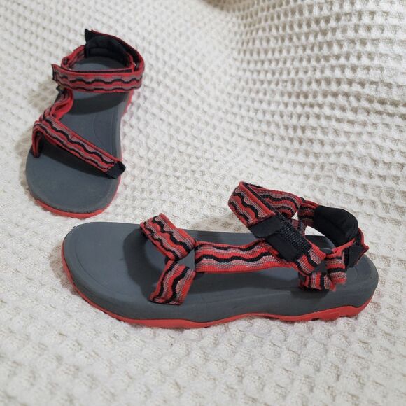 Teva Hurricane XLT 2 Sandals Red Straps Grey Insole Youth Size 3 - Picture 1 of 11